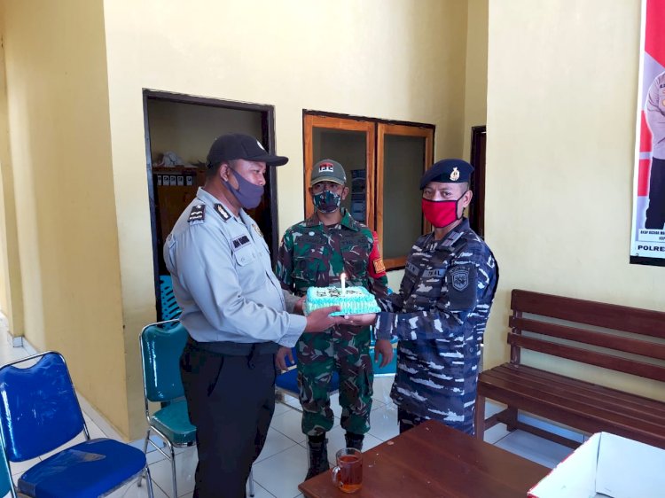 Sinergitas TNI - Polri  Di Hari Bhayangkara ke 74  dari Tapal Batas Negara RI - RDTL