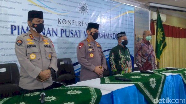 Kala Kapolri Jenderal Sigit Ucap 'Fastabiqul Khoirot' di Kantor Muhammadiyah