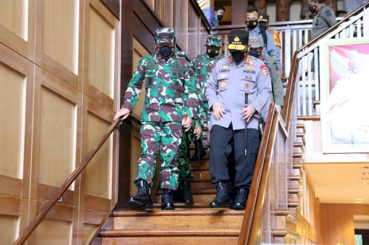 Panglima TNI Dan Kapolri Bakar Semangat Satgas Nemangkawi 