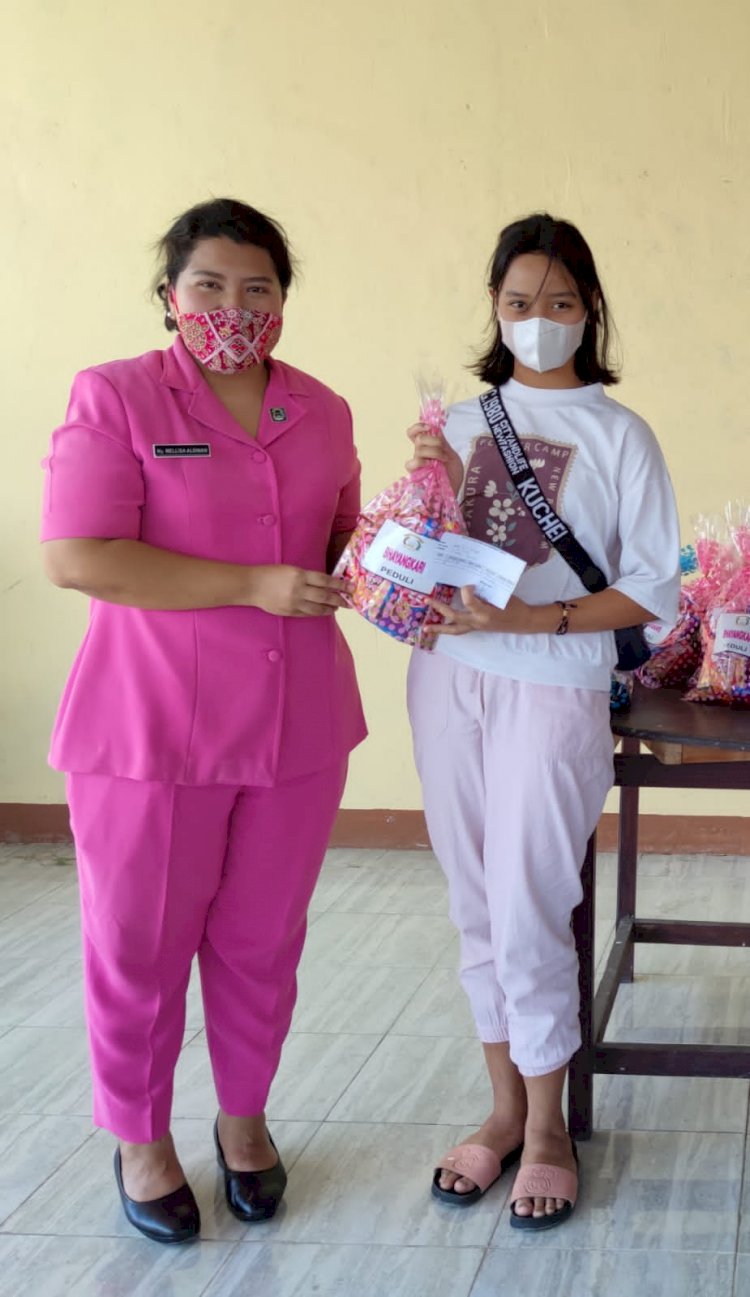 Ketua Bhayangkari Cabang Kupang Kunjungi Gerai Vaksin Usia 12 Tahun