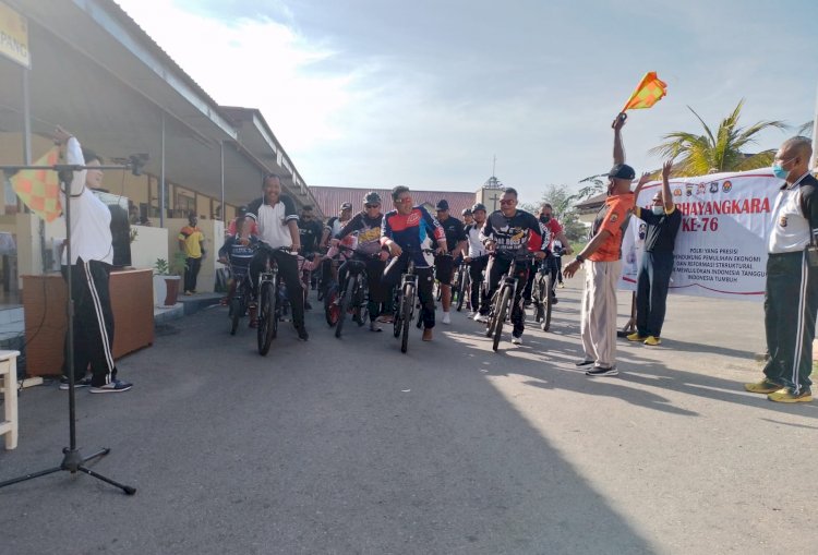 Semarakan Hari Bhayangkara ke 76  Polres Kupang Ikuti Olah Raga Fun Bike Serentak di Gelar Mabes Polri
