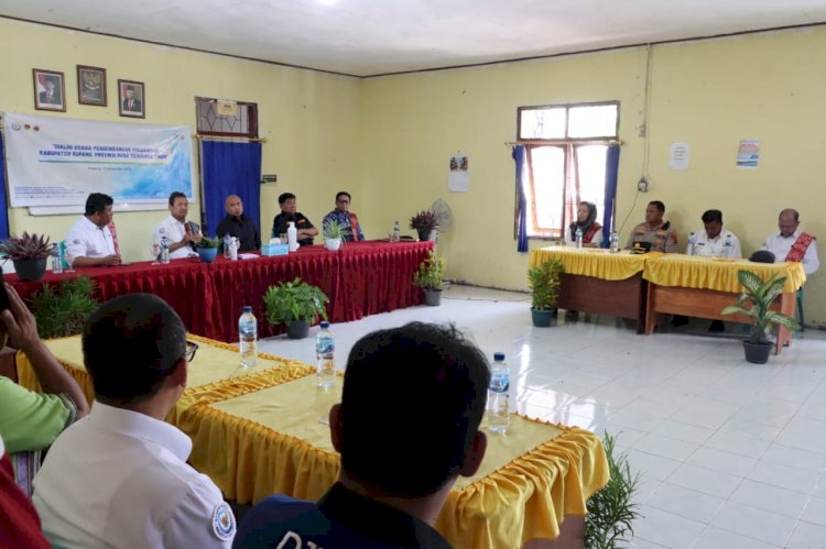 Hadiri Kunjungan Kerja Menteri Kelautan dan Perikanan di Desa Oeteta, Kapolres  Kupang  Jamin Kamtibmas