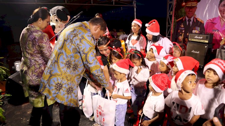 Kapolda NTT Rajut Kedamaian Dalam Natal Bersama dengan Warga Tiga Desa di Kecamatan Kupang Tengah