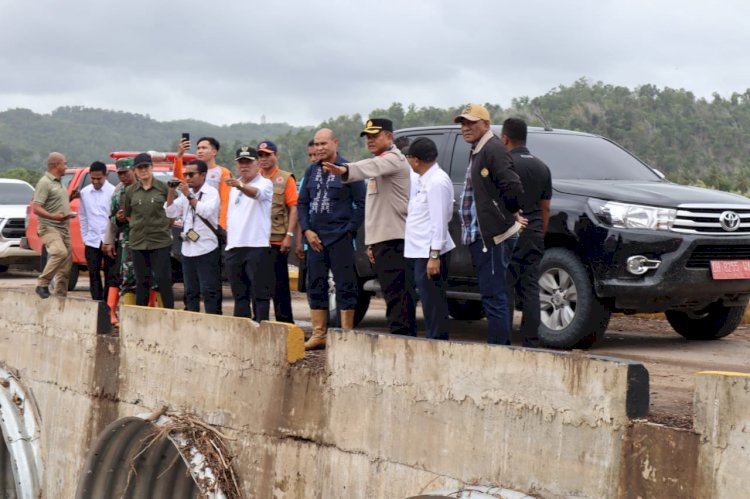Kapolres Kupang Dampingi Gubernur NTT tinjau Lokasi Bencana di Kabupaten Kupang