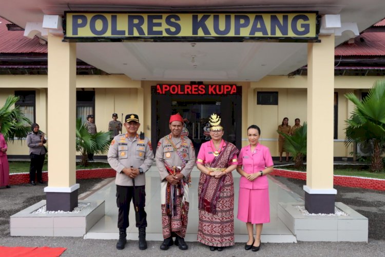 Kunjungi Polres Kupang, Kapolda NTT Irjen Pol. Drs. Johni Asadoma, M.Hum, Bawa Pesan Kasih