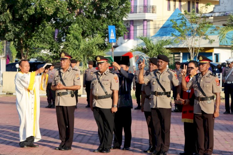 Kapolres Kupang Pimpin Upacara Pelantikan dan Sertijab 3 Kasat  dan 3 Kapolsek Jajaran Polres Kupang