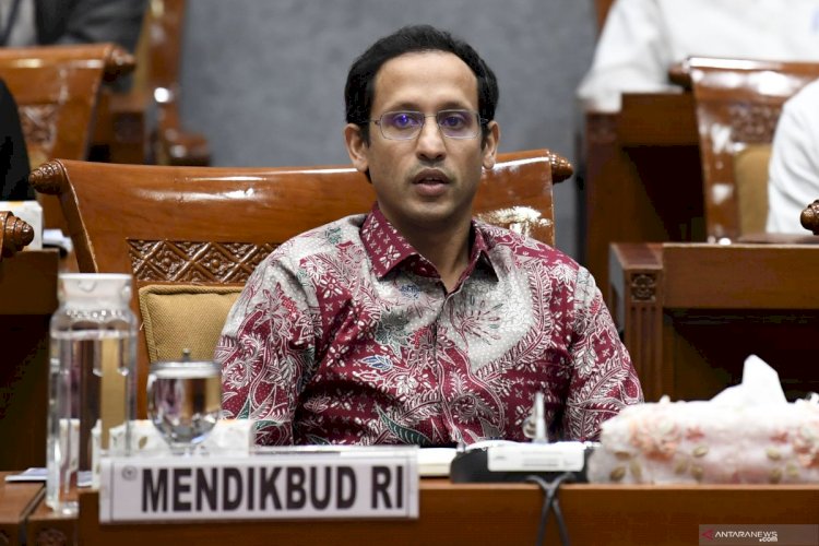 Menteri Nadiem Makarim Batalkan Kenaikan UKT