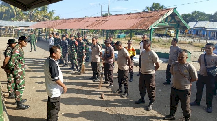 Solid ! Sambut HUT Bhayangkara TNI-Polri dan ASN Kolaborasi Dengan Masyarakat Perbatasan NKRI Bersihkan Pasar dan Gereja