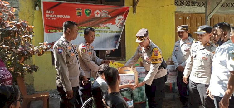 Semarak HUT Bhayangakara ke-78, Puluhan Balita Stunting dan Kaum Difabel di Kabupaten Kupang Dapat Layanan Kesehatan  dan Bansos dari Polres Kupang