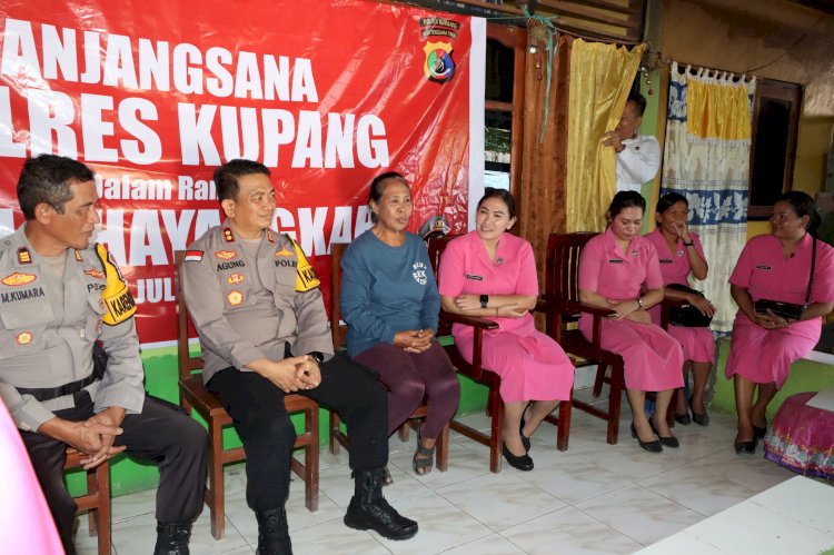 Kapolres dan Wakapolres Kupang Bahu Membahu Melakukan Anjangsana ke Rumah Warakawuri dan  Purnawirawan Polri