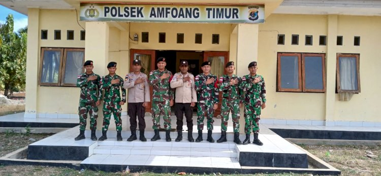 Turut Memeriahkan HUT Bhayangkara ke-78 Sejumlah Personil TNI Datangi Mako Polsek Amfoang Timur