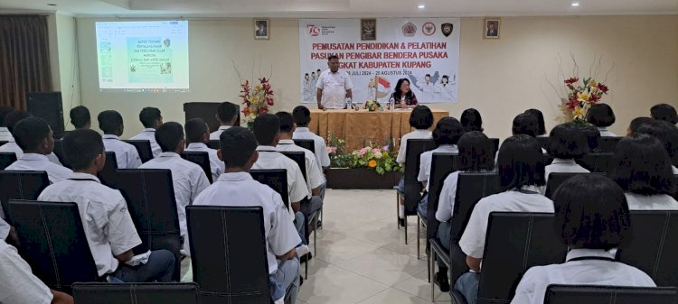 Wakili Kapolres Kupang Iptu Rusdi Tajudin Sampaikan Materi Bahaya Penyalahgunaan Narkoba kepada Peserta Paskibraka Kabupaten Kupang