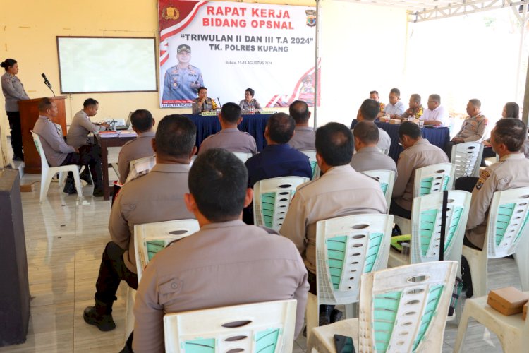 Kapolres Kupang AKBP Anak Agung Gde Anom Wirata S.I.K, M.H Buka Rapat Kerja Operasional Triwulan II dan III 2024