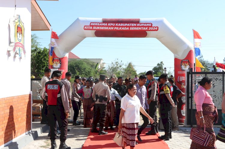 Pengamanan Pendaftaran Calon Kepala Daerah Hari Kedua di KPUD Kabupaten Kupang Berjalan Aman dan Lancar