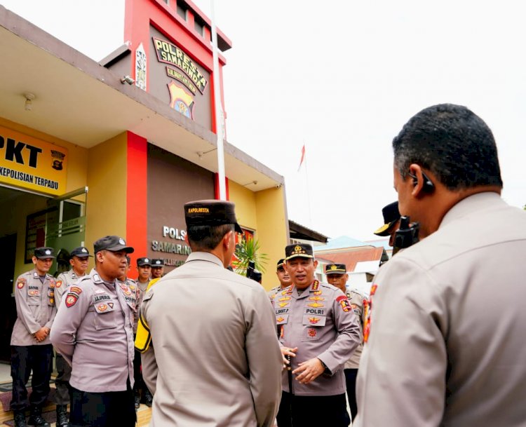 Temui Personel yang Jadi Penggali Kubur, Kapolri : Terus Menjadi Polisi Baik untuk Masyarakat 