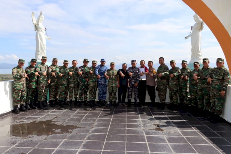 Peringati HUT TNI ke-79, Ratusan Personil TNI-POLRI Gelar Karya Bakti di Taman Doa Oebelo