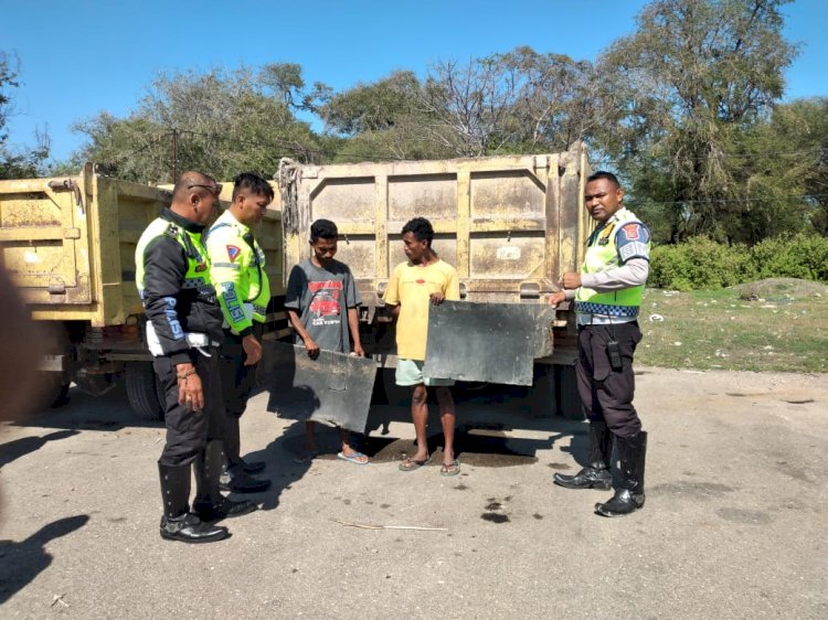 Satlantas Polres Kupang Tertibkan Kendaraan Angkutan dengan Aksesoris Tambahan yang Membahayakan