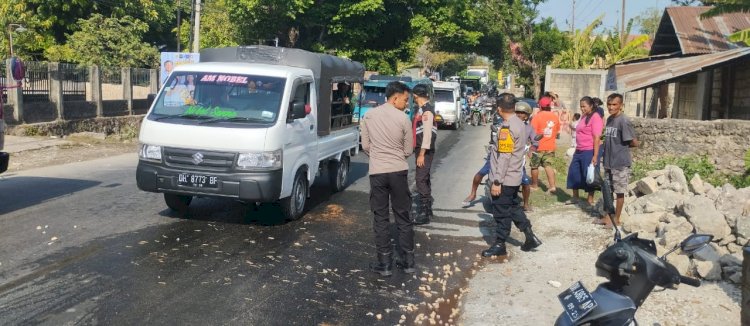 Salut dan Layak Jadi Teladan: Kapolres Kupang Bantu Pedagang Salome yang Alami Kecelakaan