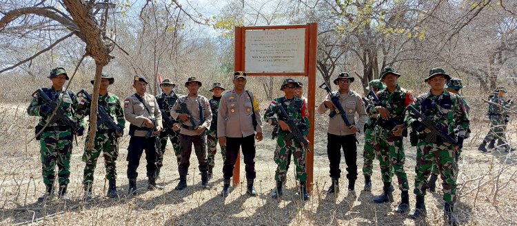 Satgas Pamtas Arhanud 15 Semarang dan Polsek Amfoang Timur Lakukan Patroli Gabungan di Tapal Batas RI-RDTL