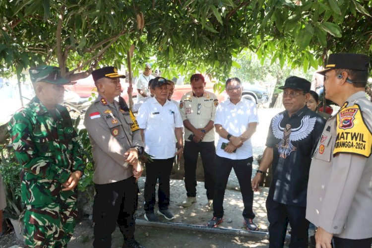 Kapolres Kupang Pantau Jalannya Pemungutan Suara di TPS 1 Kelurahan Merdeka