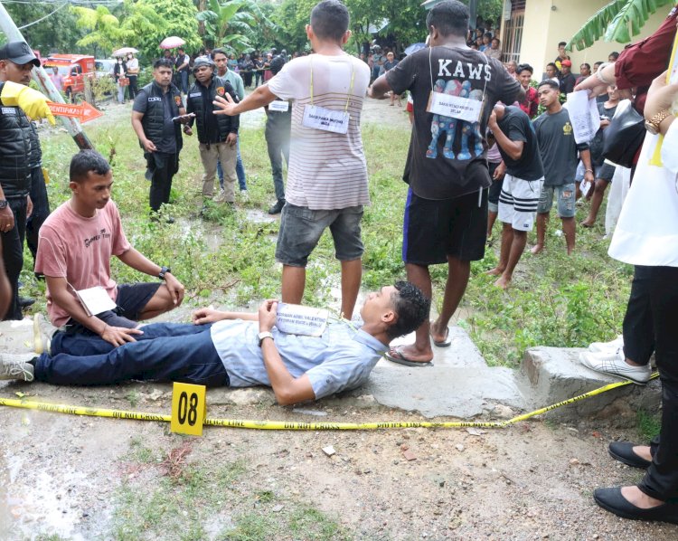 Meski Diguyur Hujan Lebat, Polres Kupang Berhasil Gelar Rekonstruksi Kasus Pengeroyokan di Kupang Timur