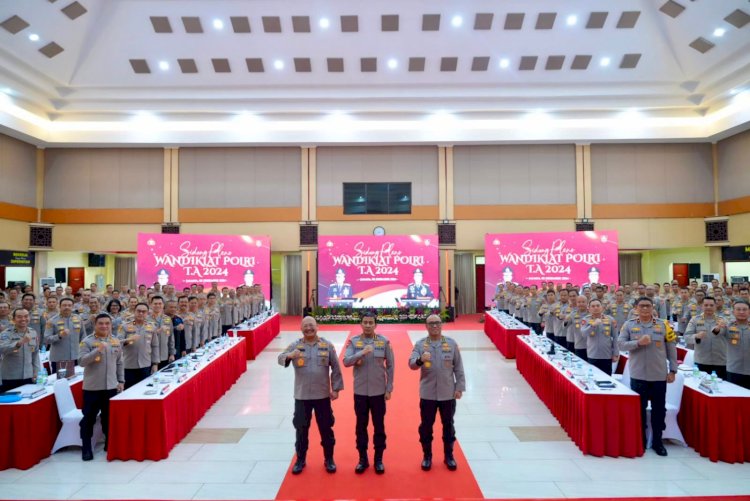 Sidang Pleno Dewan Pendidikan dan Pelatihan Polri Tahun 2024 Menuju Transformasi Pendidikan Polri  Yang Berdaya Saing Global