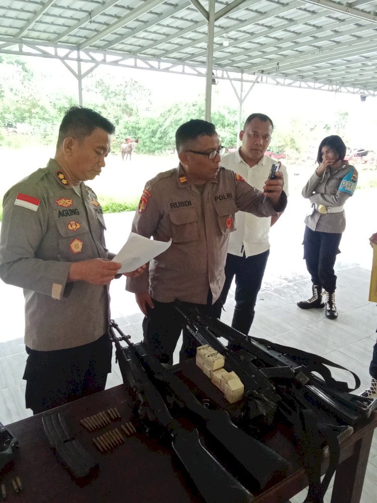 Kapolres Kupang Cek Langsung Senjata Api Personel Polres Kupang