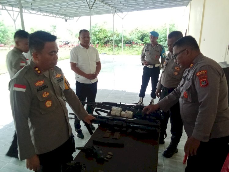 Kapolres Kupang Cek Langsung Senjata Api Personel Polres Kupang