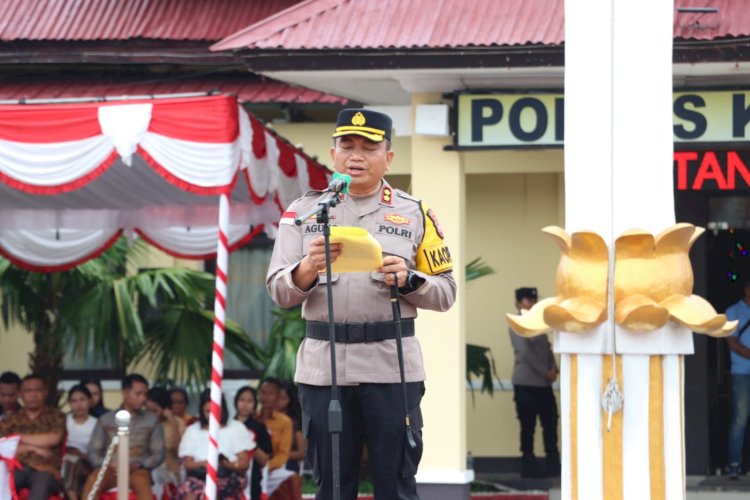 Pimpin Upacara Kenaikan Pangkat 57 Personil, Kapolres Kupang : Jadikan Motivasi Tingkatkan Profesionalitas