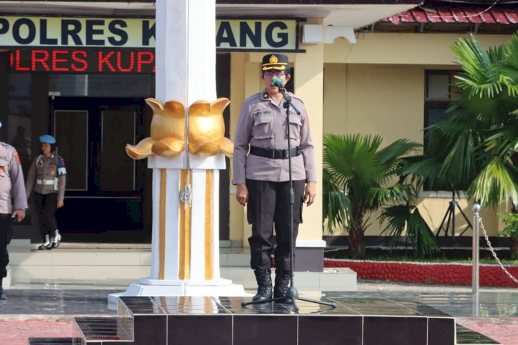 Wakapolres Kupang Kompol Ribka Huberta Hangge Pimpin Apel Jam Pimpinan, Tekankan Disiplin dan Kepatuhan Anggota