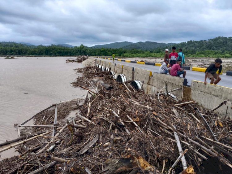 Banjir Bandang Menerjang Desa Naitae Kabupaten Kupang, Lima Warga Terseret Arus Sungai, Satu Ditemukan Meninggal Dunia