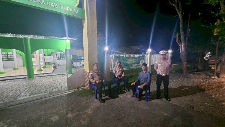 Kapolres Kupang Monitoring Langsung Pengamanan Shalat Tarawih di Masjid-Masjid Kabupaten Kupang