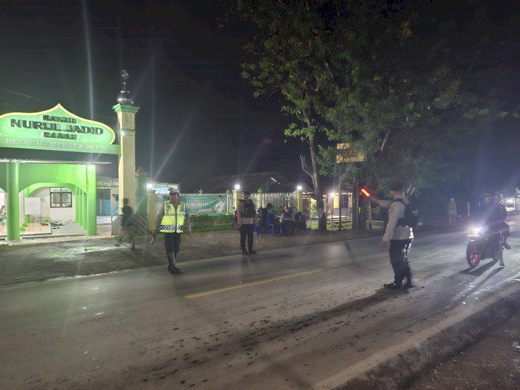 Unit Dalmas Polres Kupang Amankan Sholat Tarawih di Masjid Nurul Jadid Babau