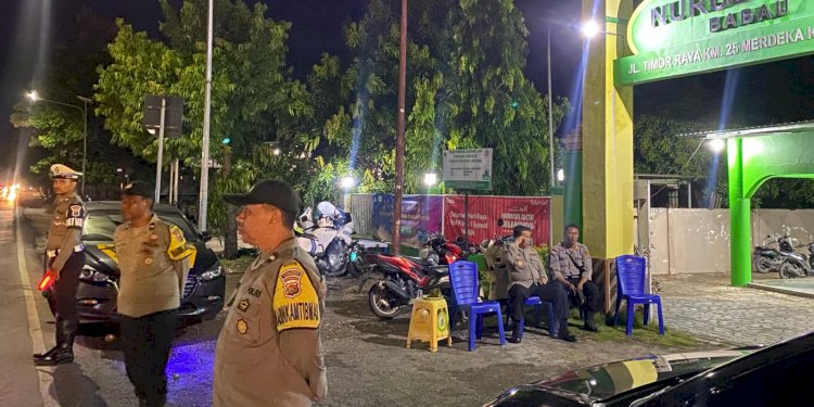 Kapolres Kupang Monitoring Personel Pengamanan Salat Tarawih di Masjid Nurul Jadid Babau