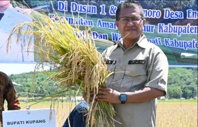 Bupati Kupang Yosep Lede Apresiasi Polres Kupang Kawal Distribusi Pangan dan Alsintan bagi Kelompok Tani