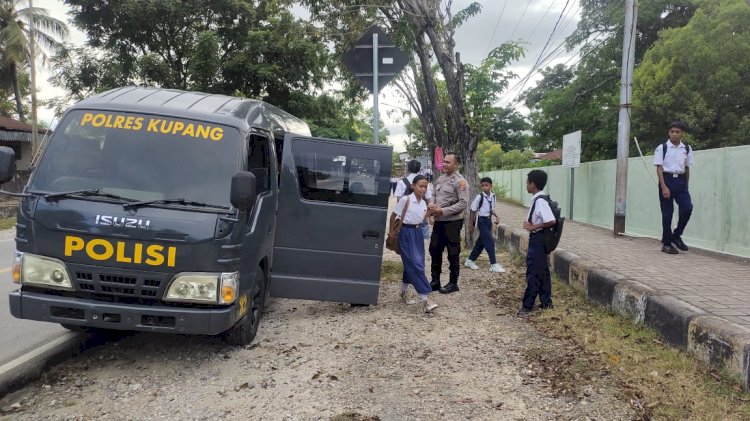 Kapolres Kupang Hadirkan Mobil Layanan Bagi Pelajar: Wujud Kepedulian Polri Untuk Masyarakat