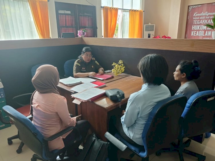 Penyidik Reskrim Polres Kupang Limpahkan Tersangka Kekerasan Terhadap Bayi di Amarasi Barat ke Kejaksaan