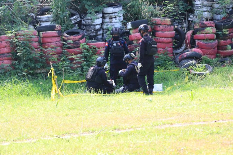 Kolaborasi Polres Kupang dan Satbrimob Polda NTT Disposal Tiga Bahan Peledak Yang Ditemukan di Takari