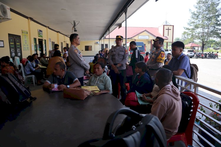 Kapolres Kupang AKBP Rudy Junus Jacob Ledo, S.I.K., S.H Tinjau Langsung Pelayanan SKCK bagi Peserta PPG