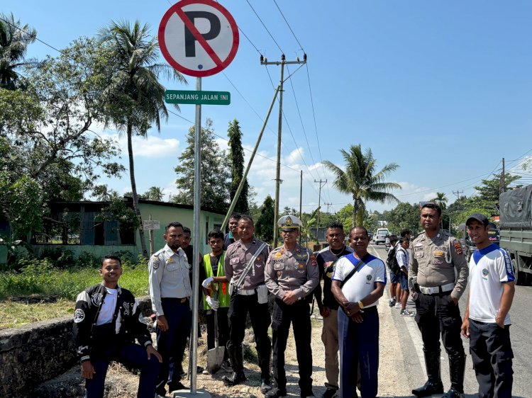 Terminal Bayangan Batas Kota Ditertibkan, Polres Kupang Bersama Instansi Terkait Pasang Rambu Larangan Parkir