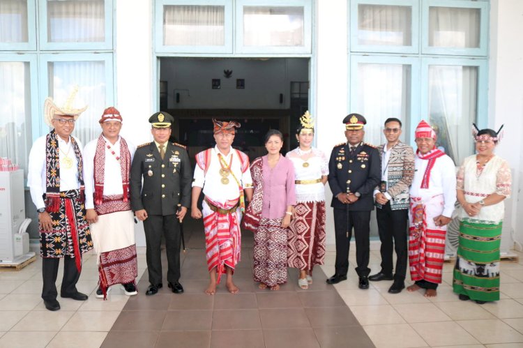 Kapolres Kupang Hadiri Upacara Hari Lahir Pancasila, Bupati Serahkan SK CPNS