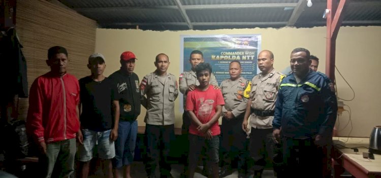 Bhabinkamtibmas Amarasi Barat Dampingi Keluarga Pelaku Pencurian ke Polsekta Alak