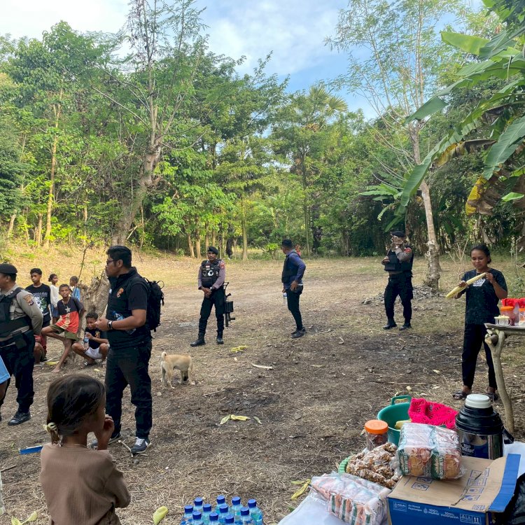 RESMOB POLRES KUPANG GAGALKAN PERJUDIAN SABUNG AYAM DI DESA OEBELO