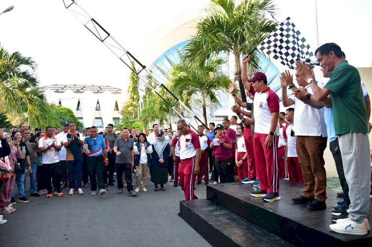 Polda NTT Gelar Jalan Sehat Sambut HUT Bhayangkara ke-79