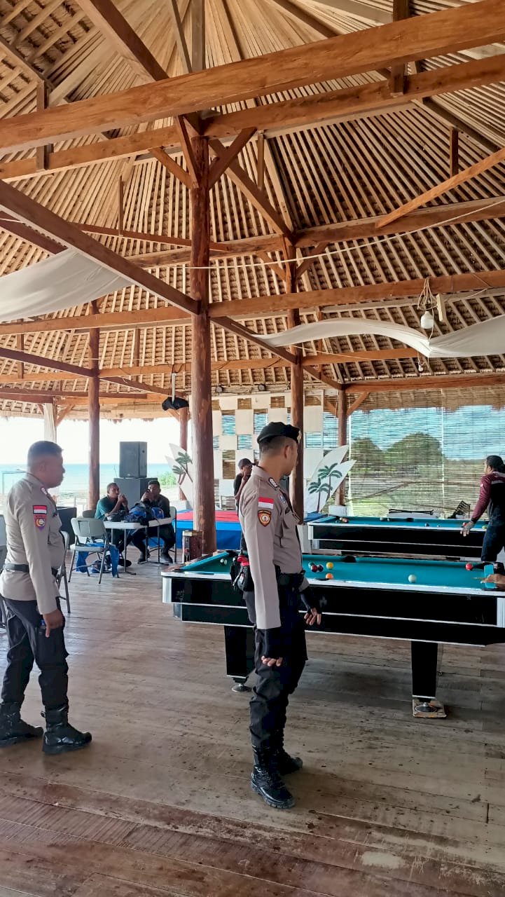 Jelang Hari Libur, Polsek Semau Gelar Patroli Rutin di Lokasi Wisata