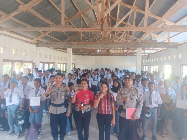 Satbinmas Polres Kupang Beri Penyuluhan Narkoba dan Bullying kepada Siswa SMA III Kupang Timur