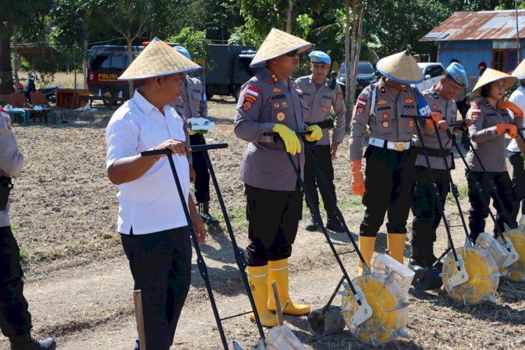 Bidpropam Polda NTT Tanam Jagung Kuartal III untuk Dukung Ketahanan Pangan Nasional
