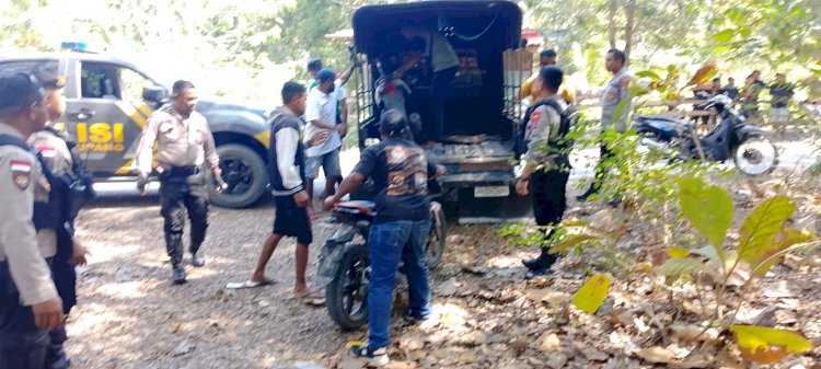 Tim Gabungan Regu Dalmas Polres Kupang dan Polsek Fatuleu Grebek Judi Sabung Ayam di Camplong