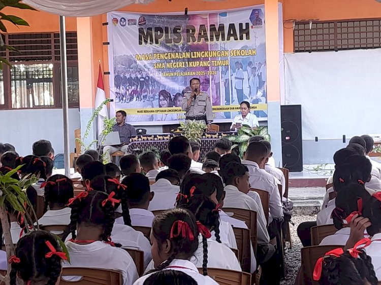 Polsek Amfoang Selatan dan Polsek Kupang Timur Sosialisasikan Bahaya Kenakalan Remaja dan NAPZA dalam Kegiatan MPLS