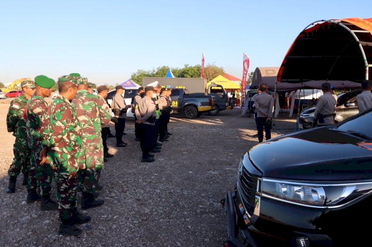 Ratusan Personil Gabungan TNI-Polri Amankan EXPO Pembangunan dan UMKM Kabupaten Kupang di Civic Center Oelamasi